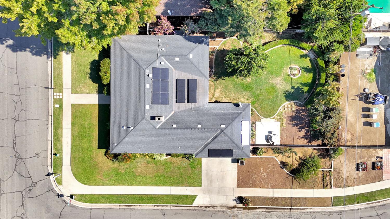 665 W Escalon, Fresno, CA 93704