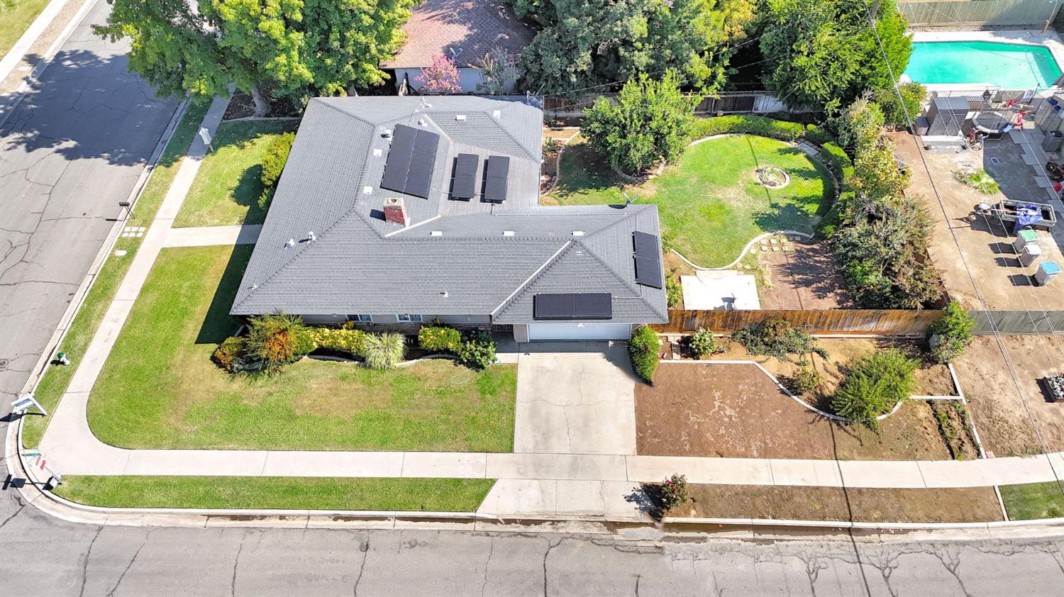 665 W Escalon, Fresno, CA 93704