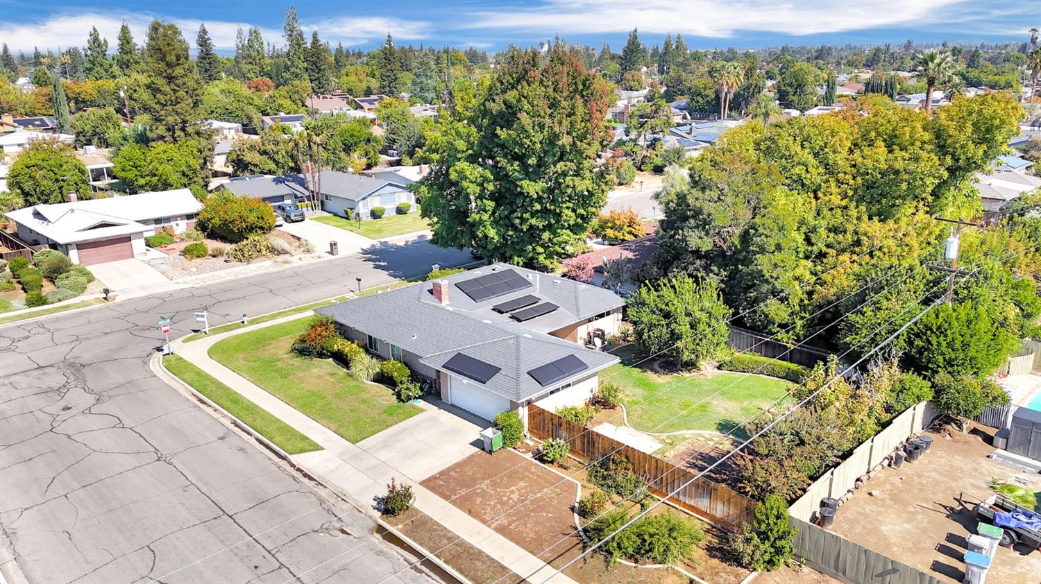 665 W Escalon, Fresno, CA 93704