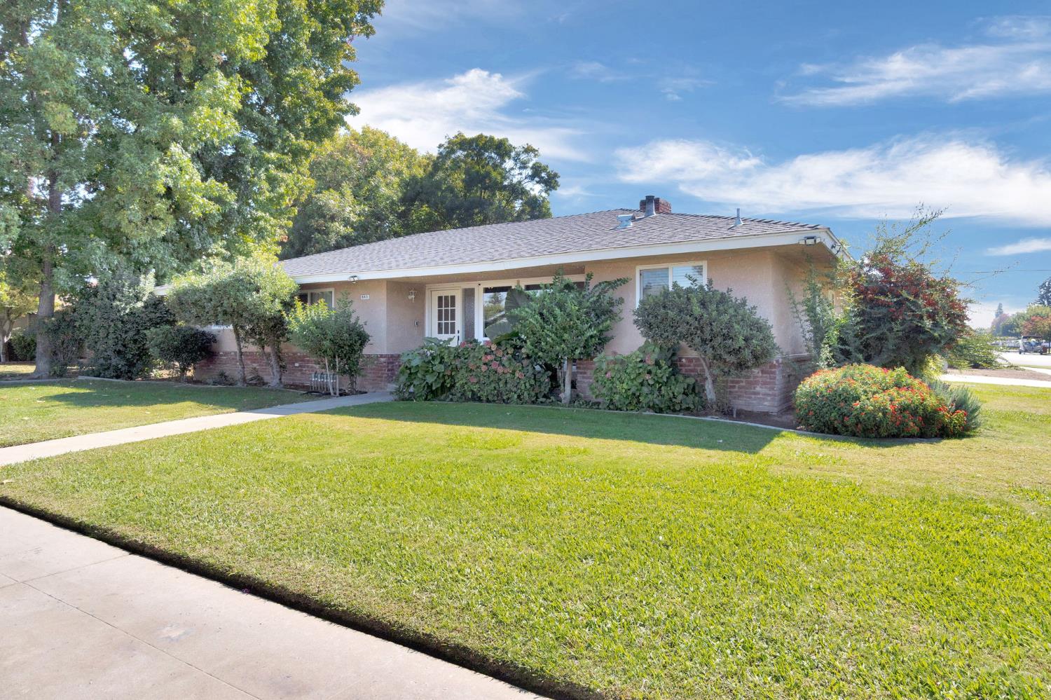 665 W Escalon, Fresno, CA 93704