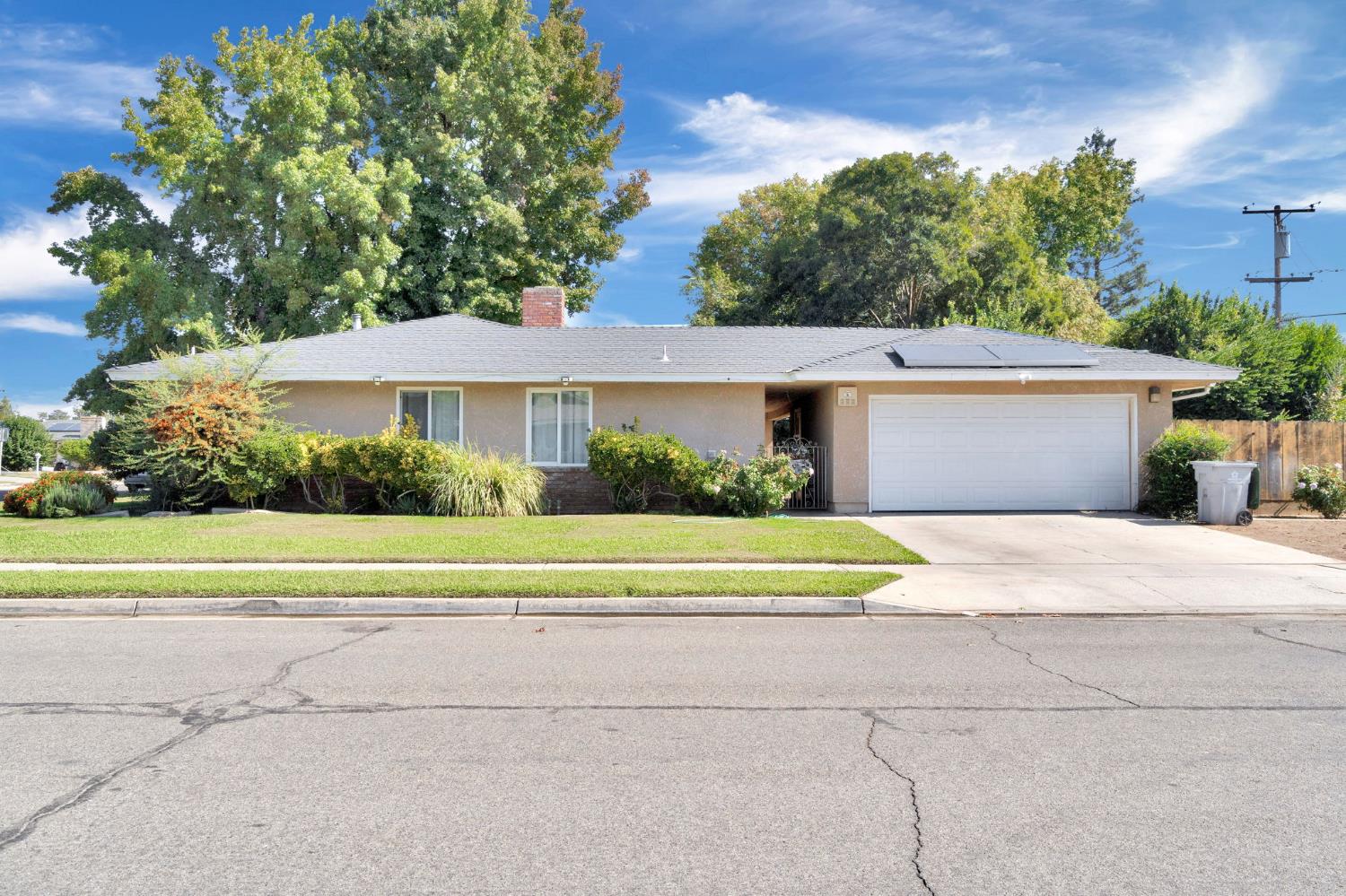 665 W Escalon, Fresno, CA 93704