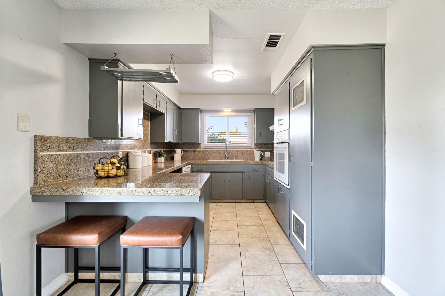 665 W Escalon, Fresno, CA 93704