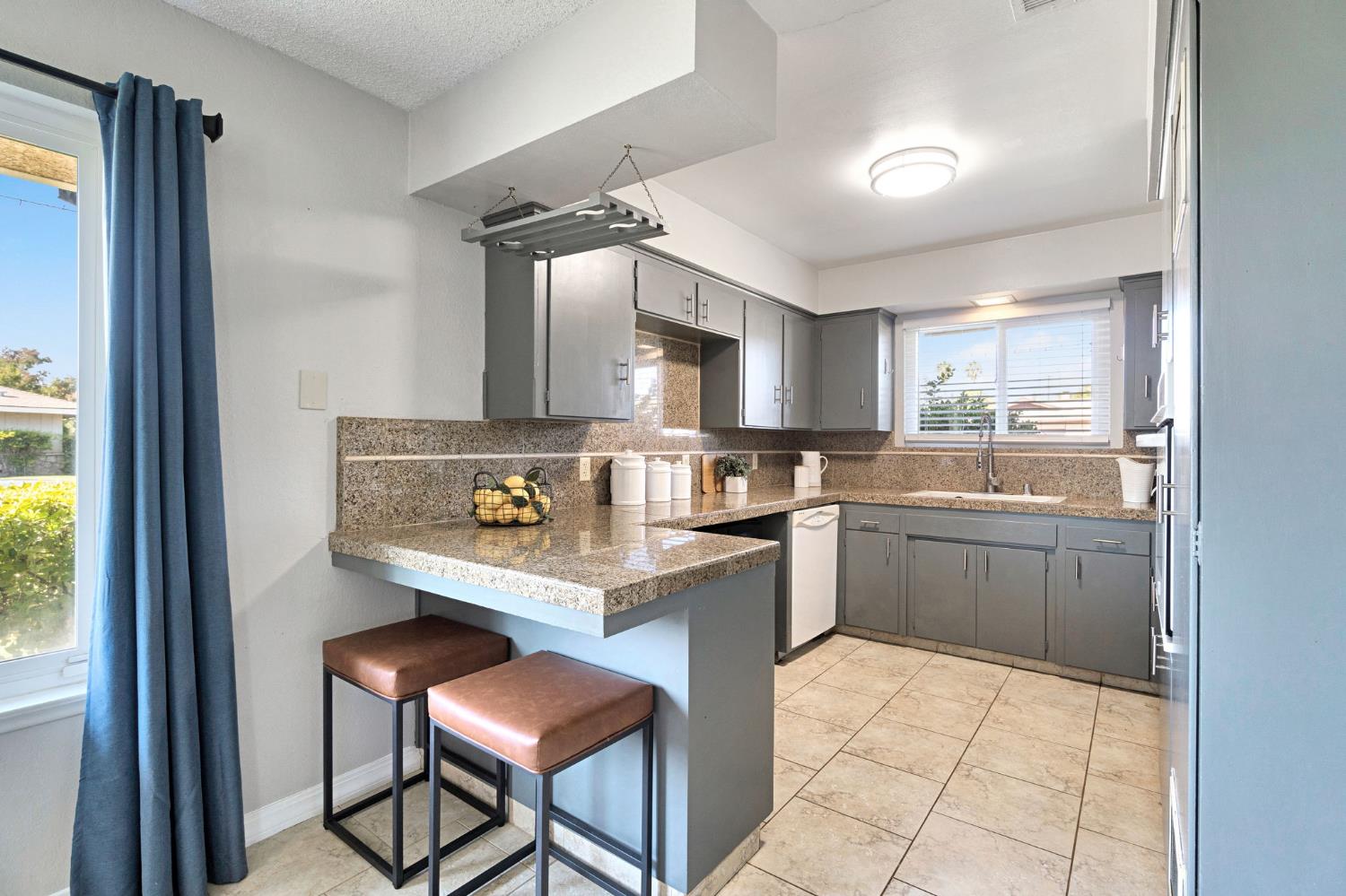 665 W Escalon, Fresno, CA 93704