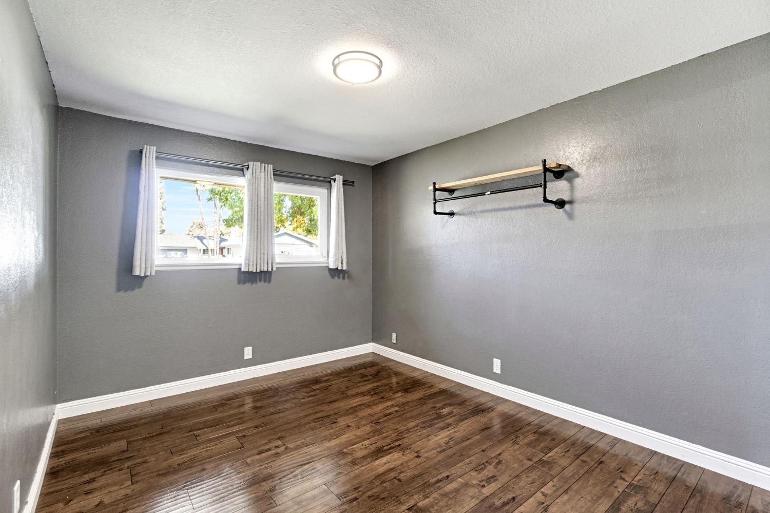 665 W Escalon, Fresno, CA 93704