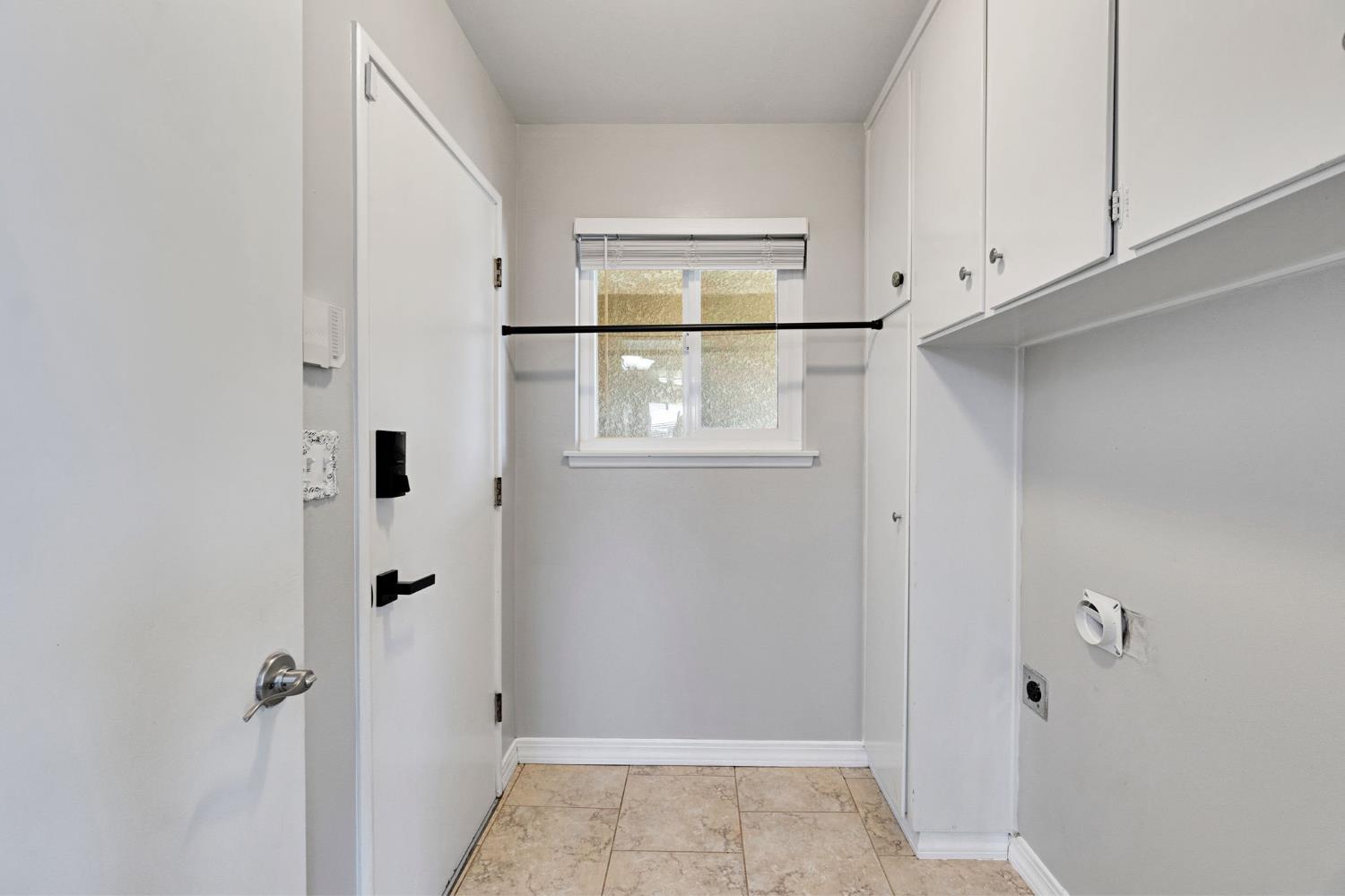 665 W Escalon, Fresno, CA 93704