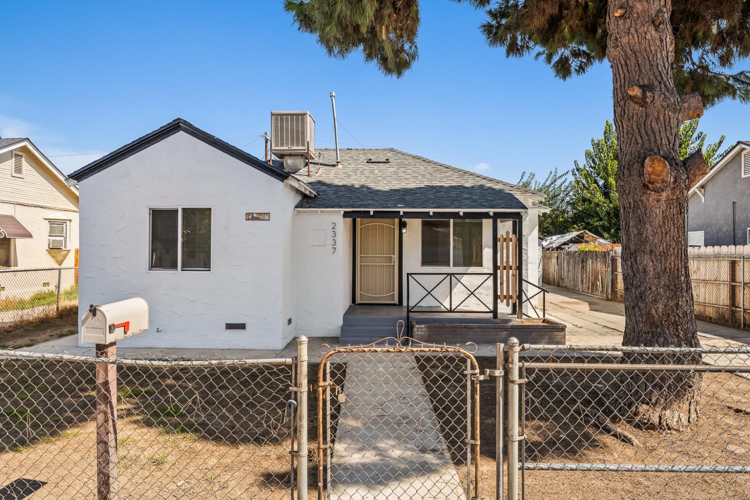 2337 S Poppy Ave, Fresno, CA 93706