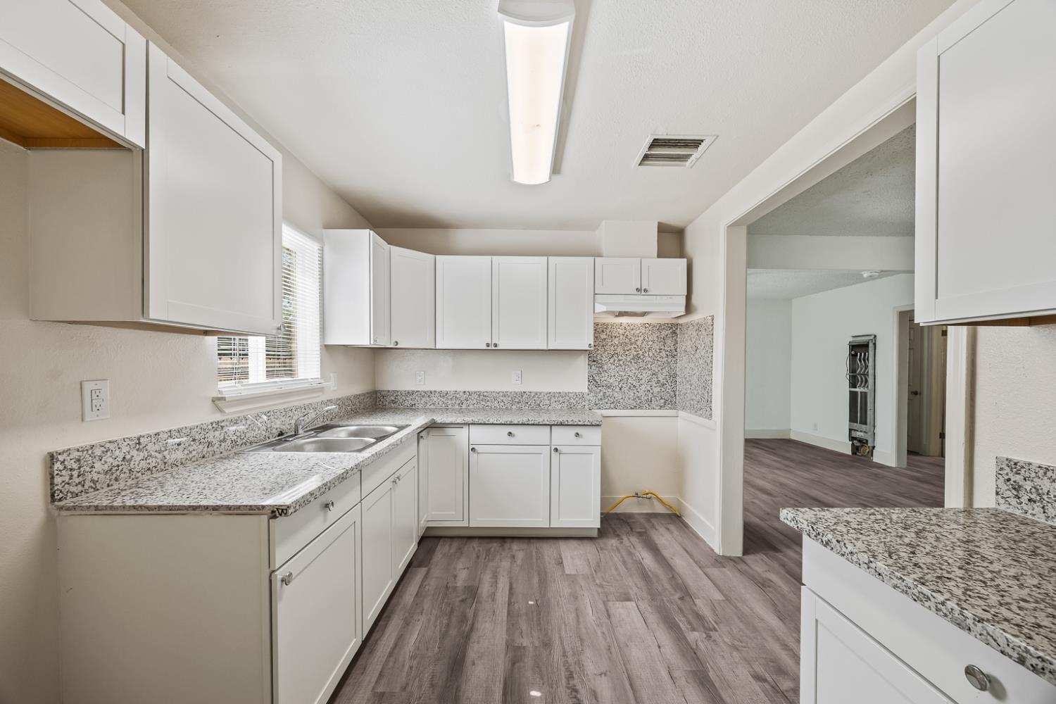 2337 S Poppy Ave, Fresno, CA 93706