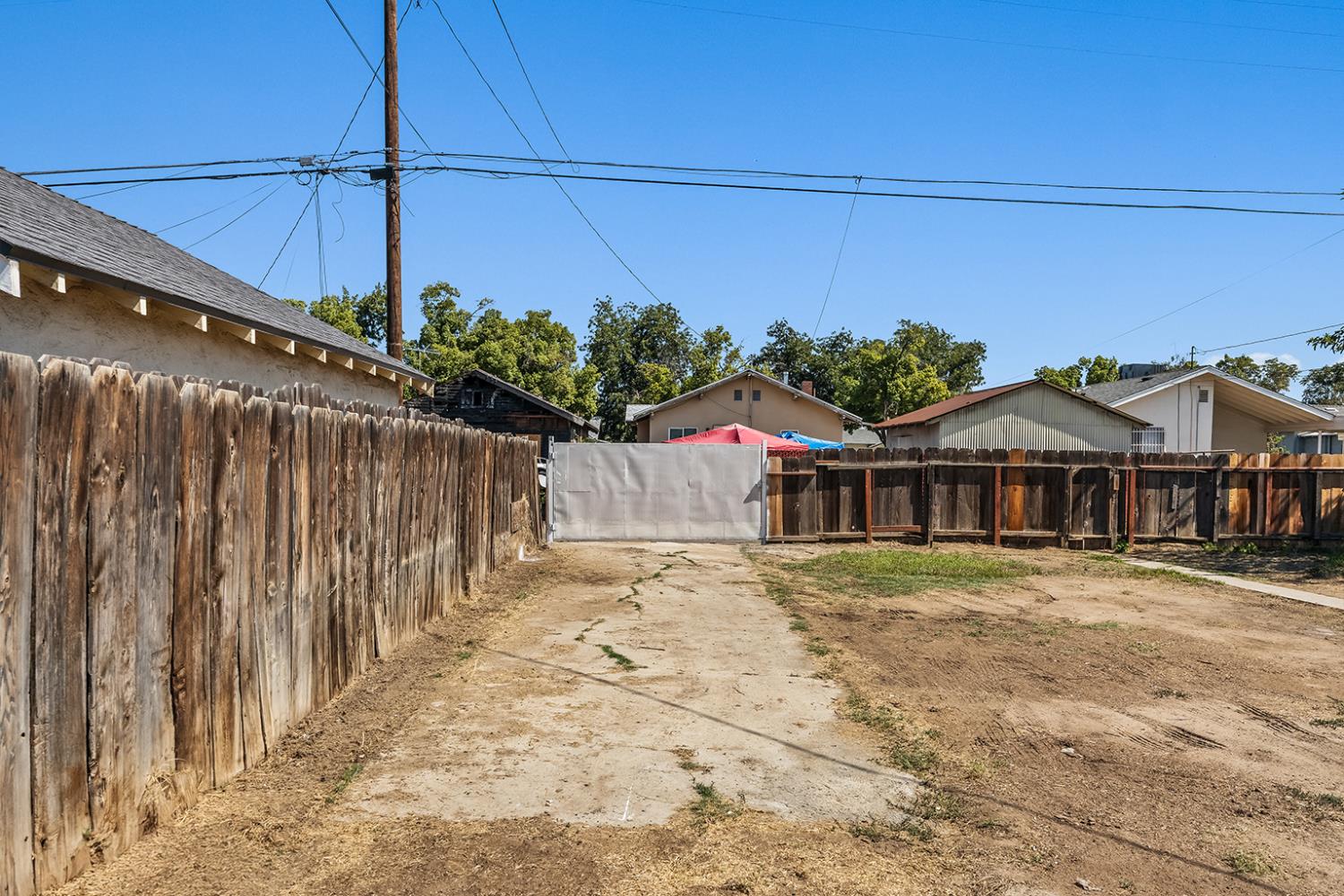 2337 S Poppy Ave, Fresno, CA 93706