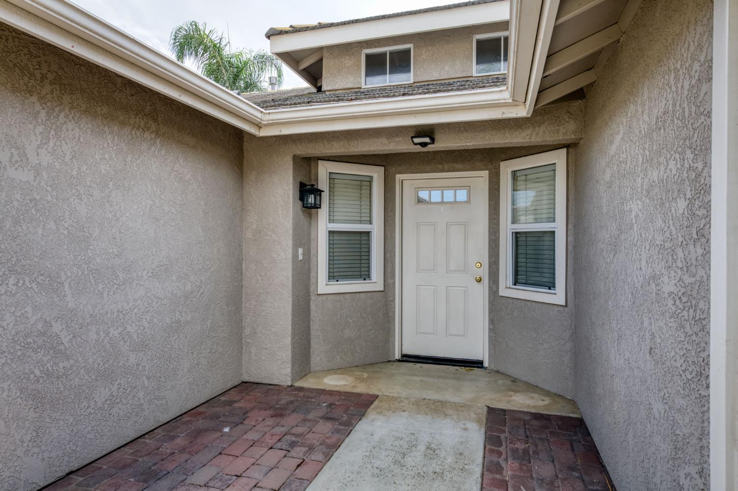 2235 E Lester Ave, Fresno, CA 93720