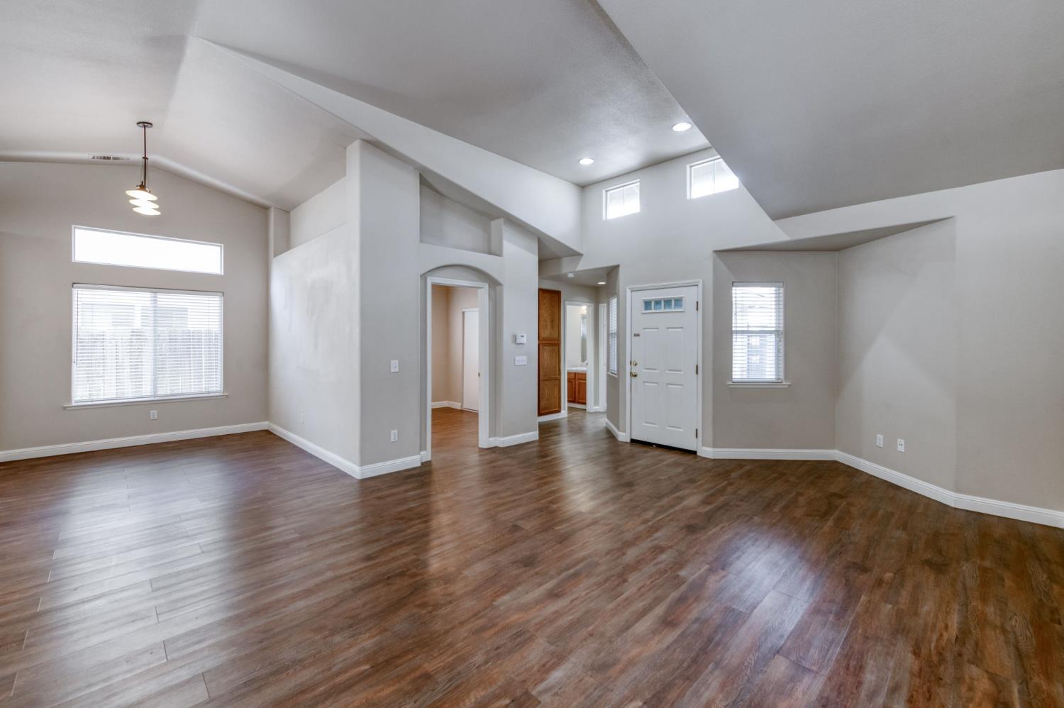 2235 E Lester Ave, Fresno, CA 93720