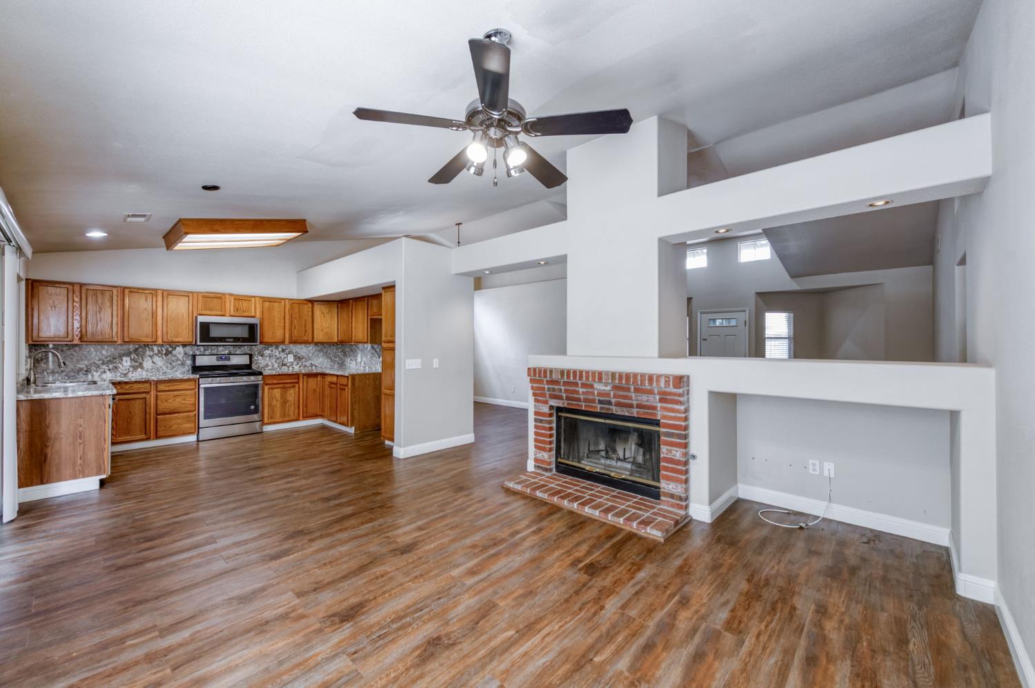 2235 E Lester Ave, Fresno, CA 93720