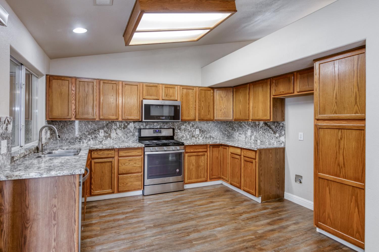 2235 E Lester Ave, Fresno, CA 93720