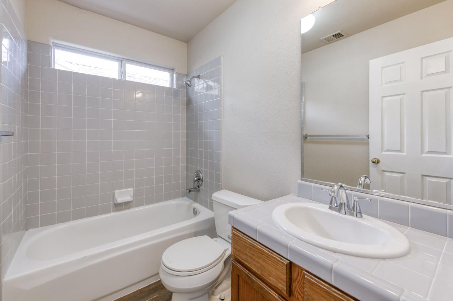 2235 E Lester Ave, Fresno, CA 93720