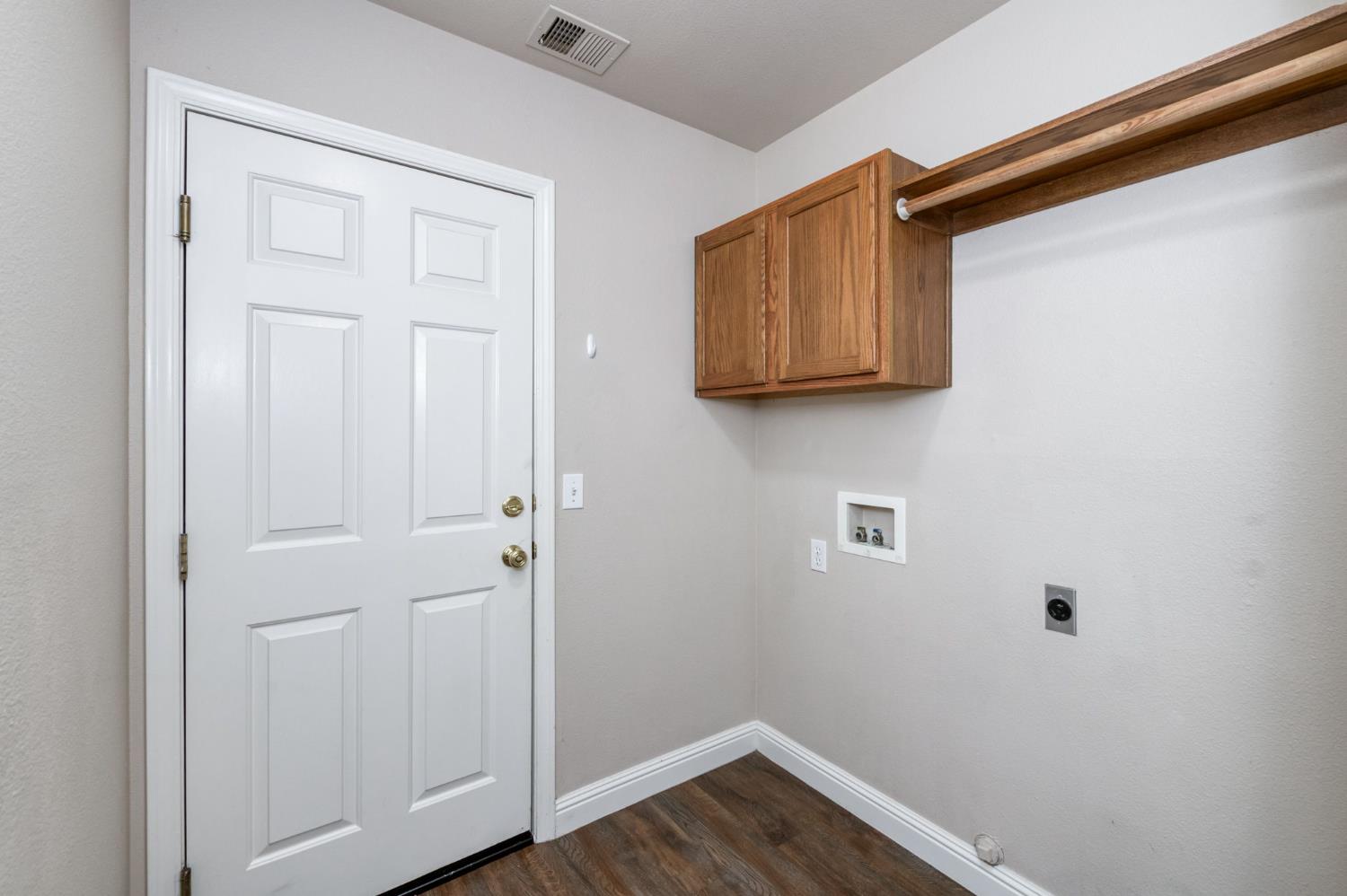 2235 E Lester Ave, Fresno, CA 93720