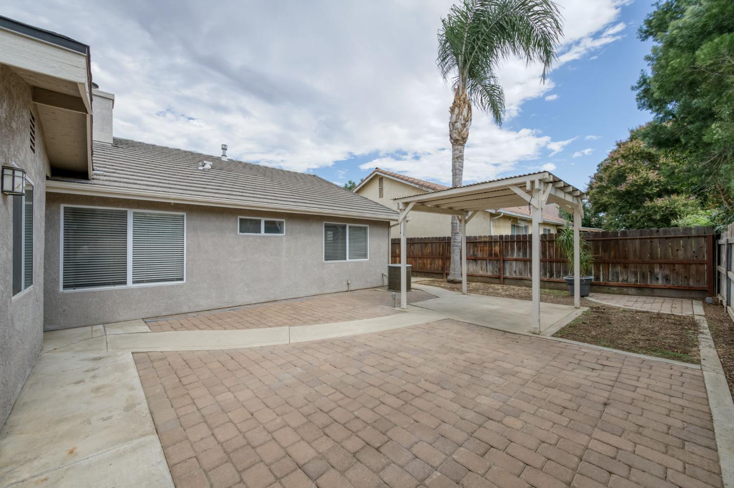 2235 E Lester Ave, Fresno, CA 93720