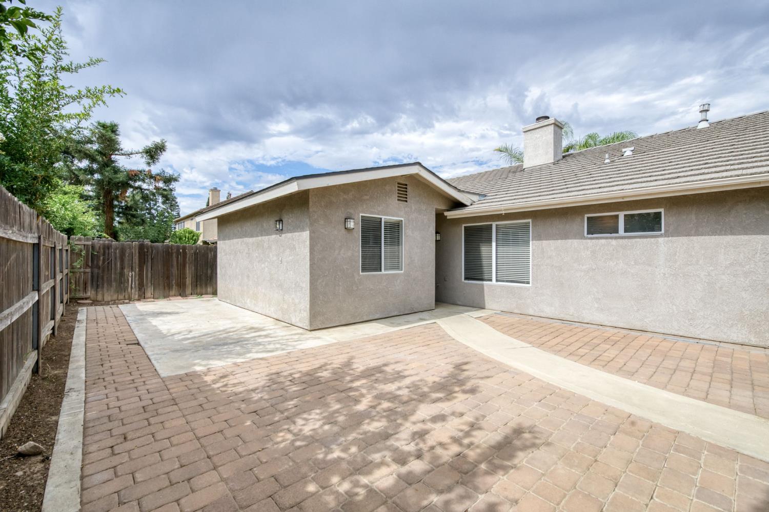 2235 E Lester Ave, Fresno, CA 93720