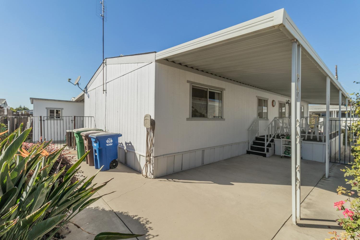 1551 6Th Avenue Dr #157, Kingsburg, CA 93631