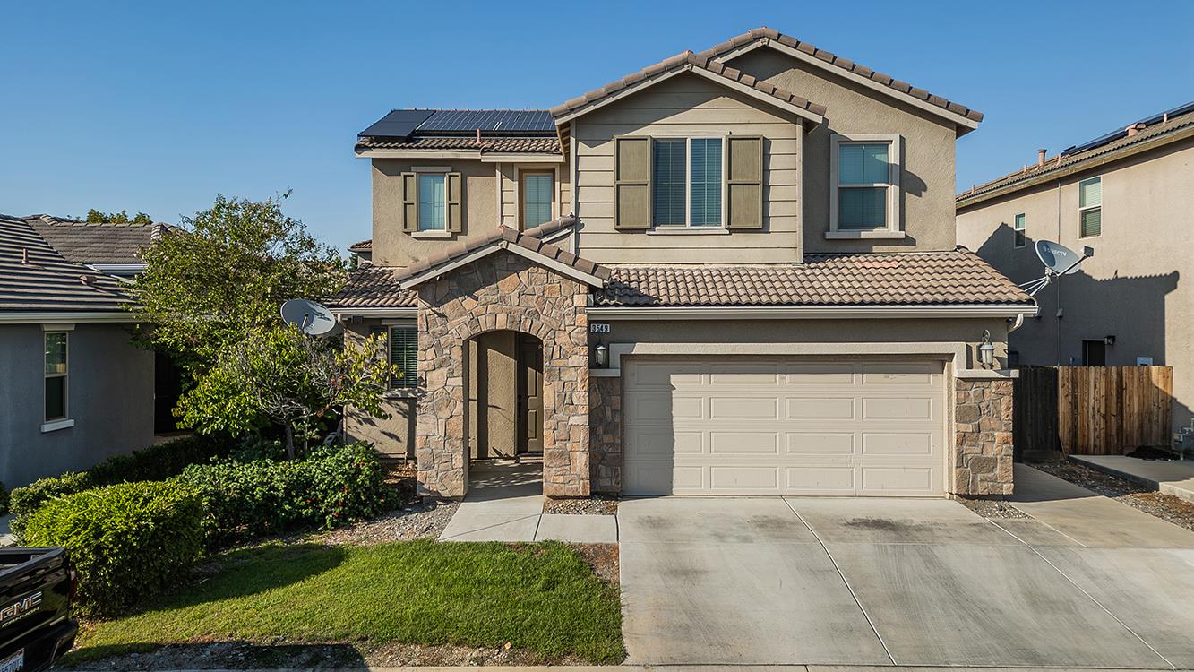 3549 Taylor Ln, Clovis, CA 93619