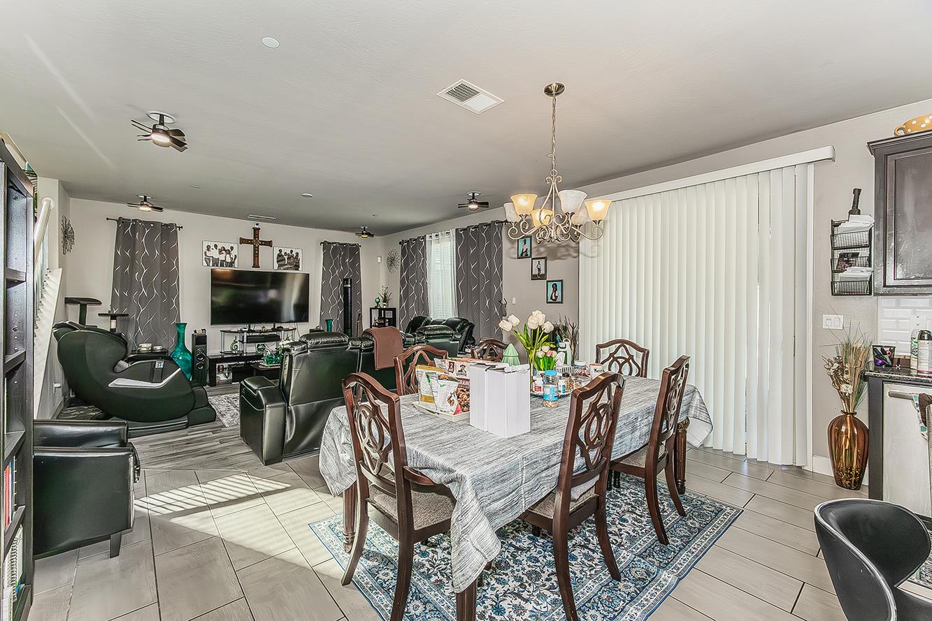 3549 Taylor Ln, Clovis, CA 93619