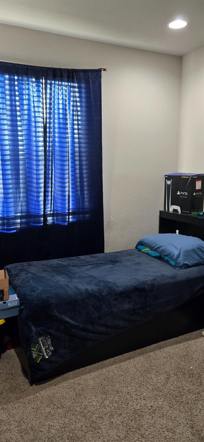 3549 Taylor Ln, Clovis, CA 93619