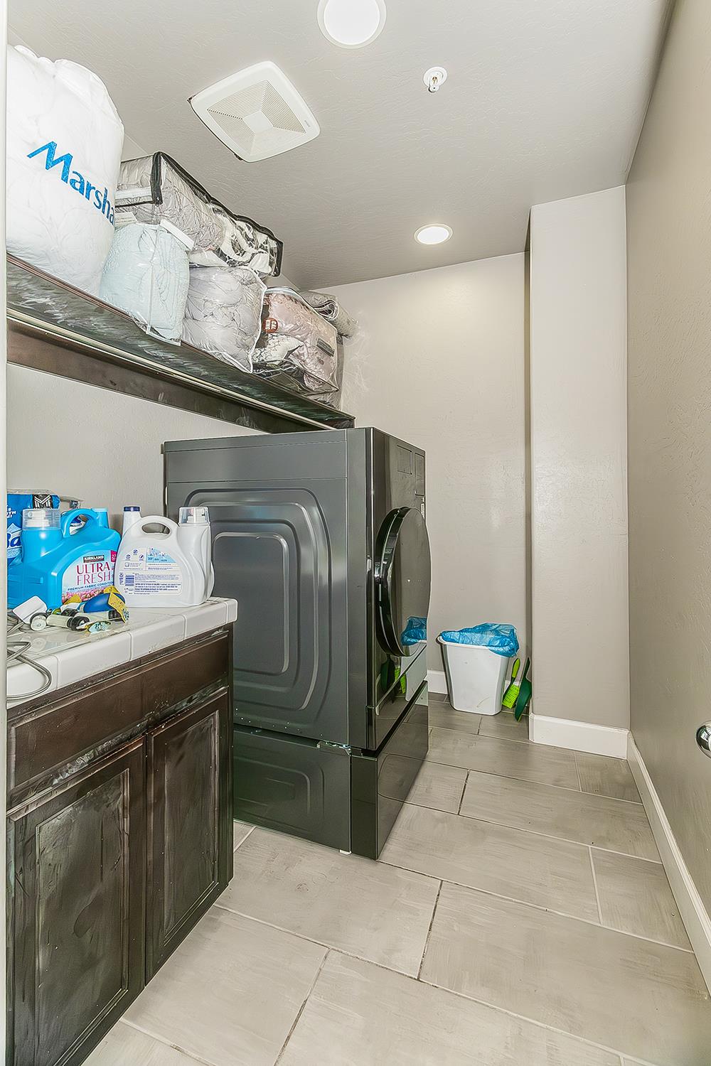 3549 Taylor Ln, Clovis, CA 93619