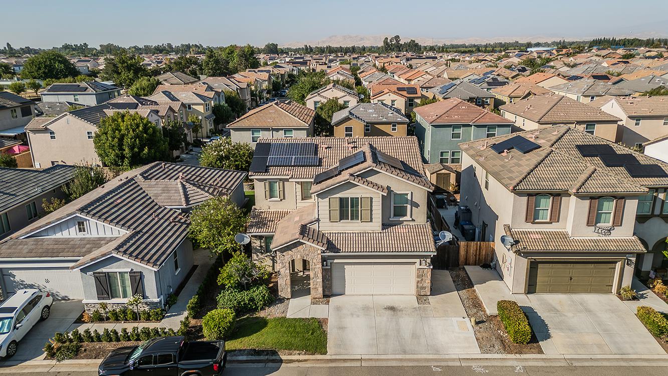 3549 Taylor Ln, Clovis, CA 93619