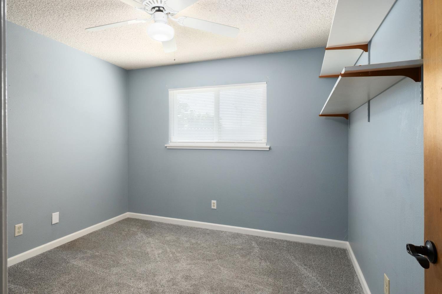 137 W Spruce Ave, Lemoore, CA 93245