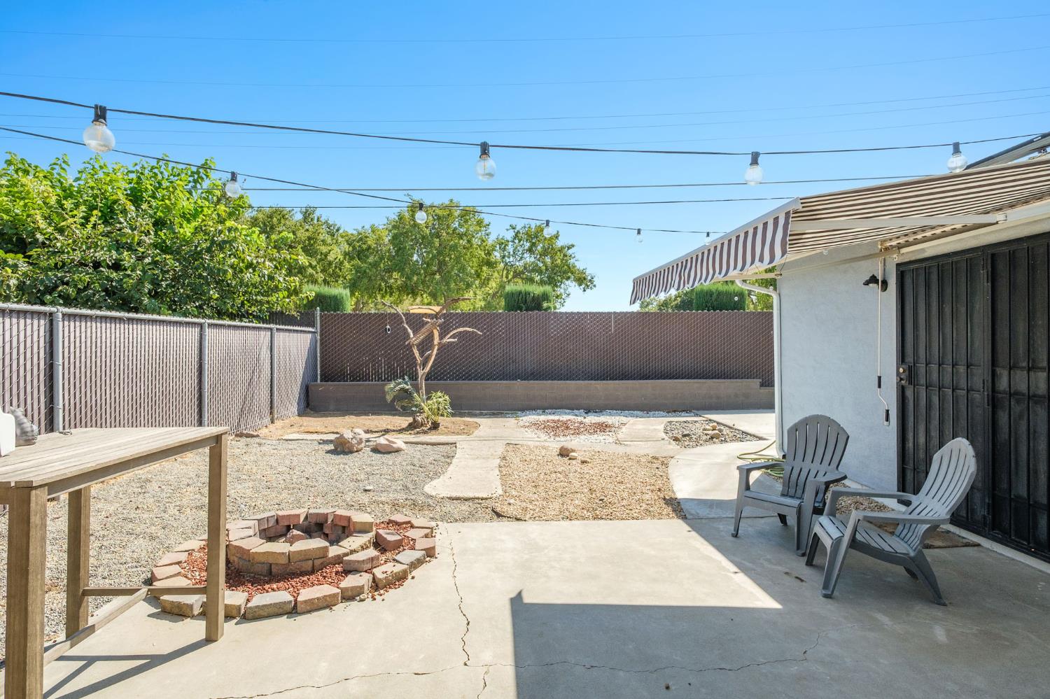 137 W Spruce Ave, Lemoore, CA 93245