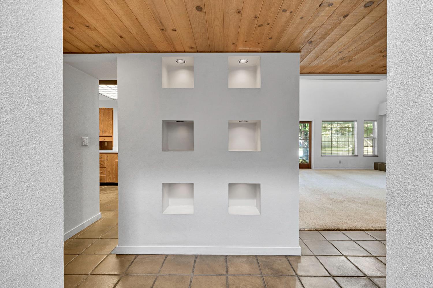 6743 N Dolores, Fresno, CA 93711