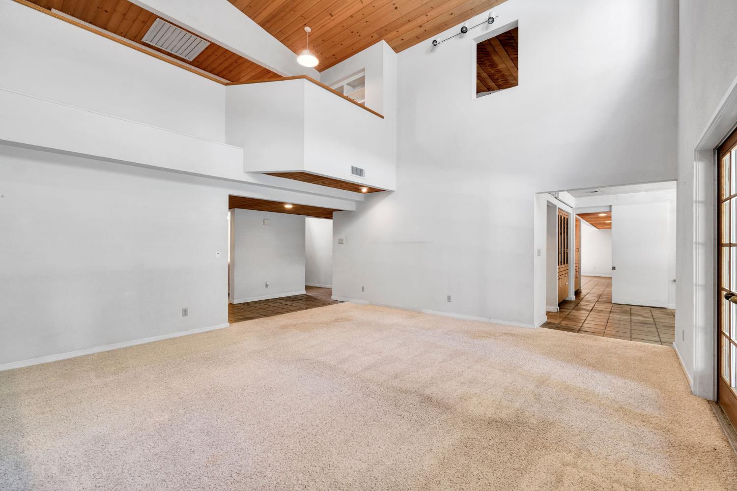 6743 N Dolores, Fresno, CA 93711