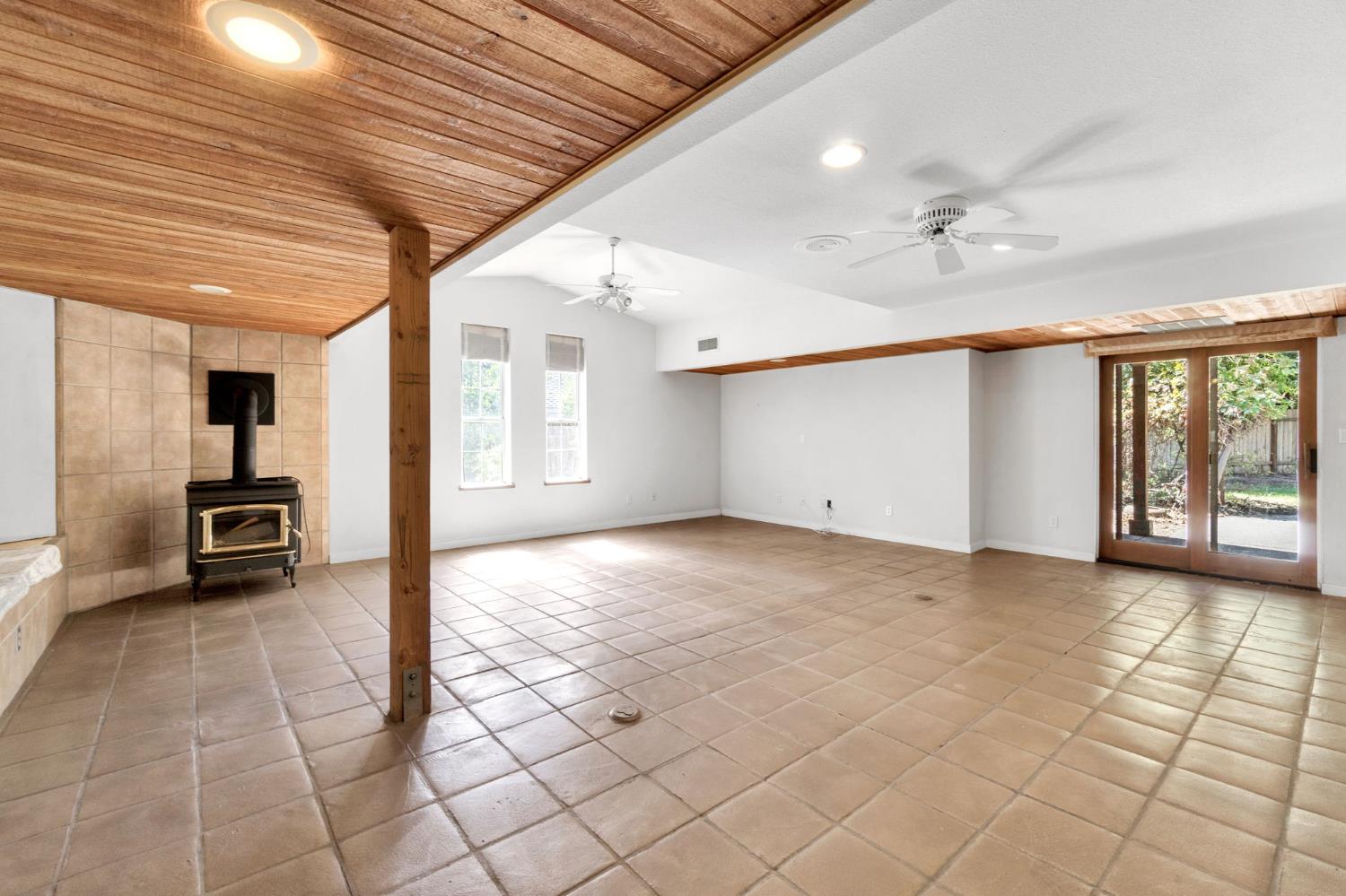 6743 N Dolores, Fresno, CA 93711