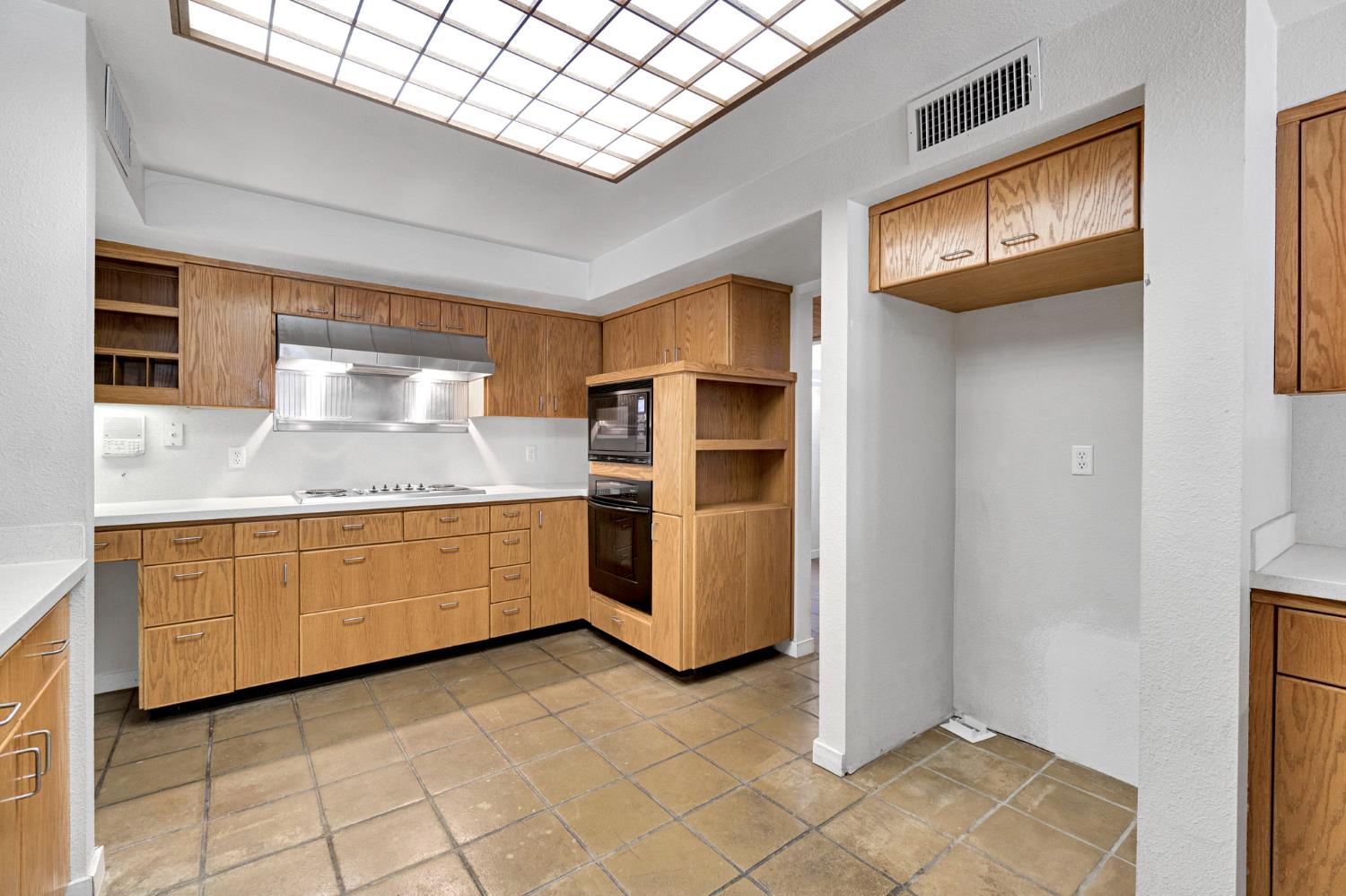 6743 N Dolores, Fresno, CA 93711