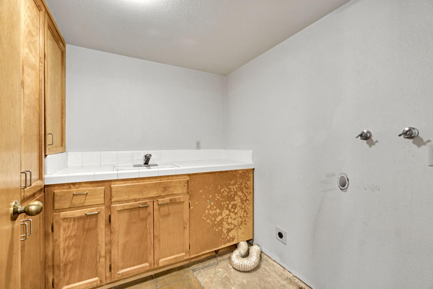 6743 N Dolores, Fresno, CA 93711