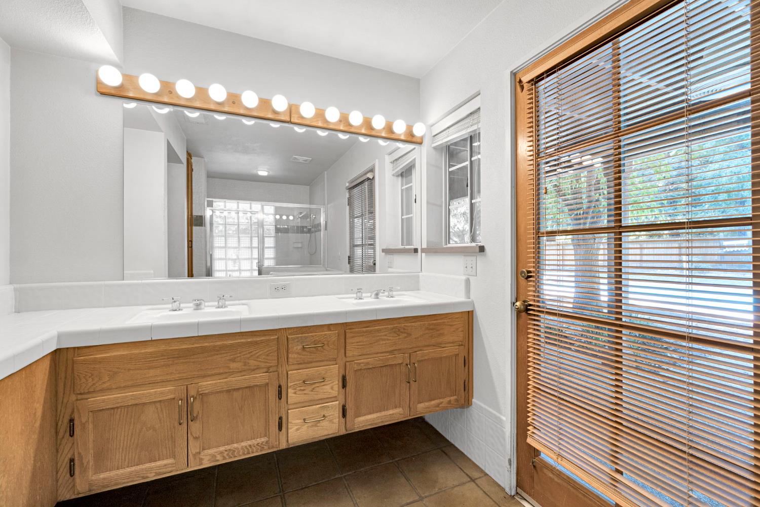 6743 N Dolores, Fresno, CA 93711