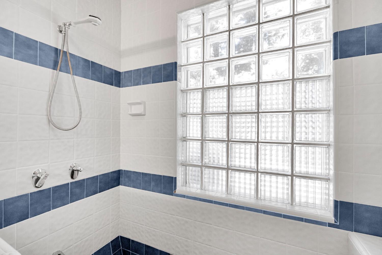 6743 N Dolores, Fresno, CA 93711