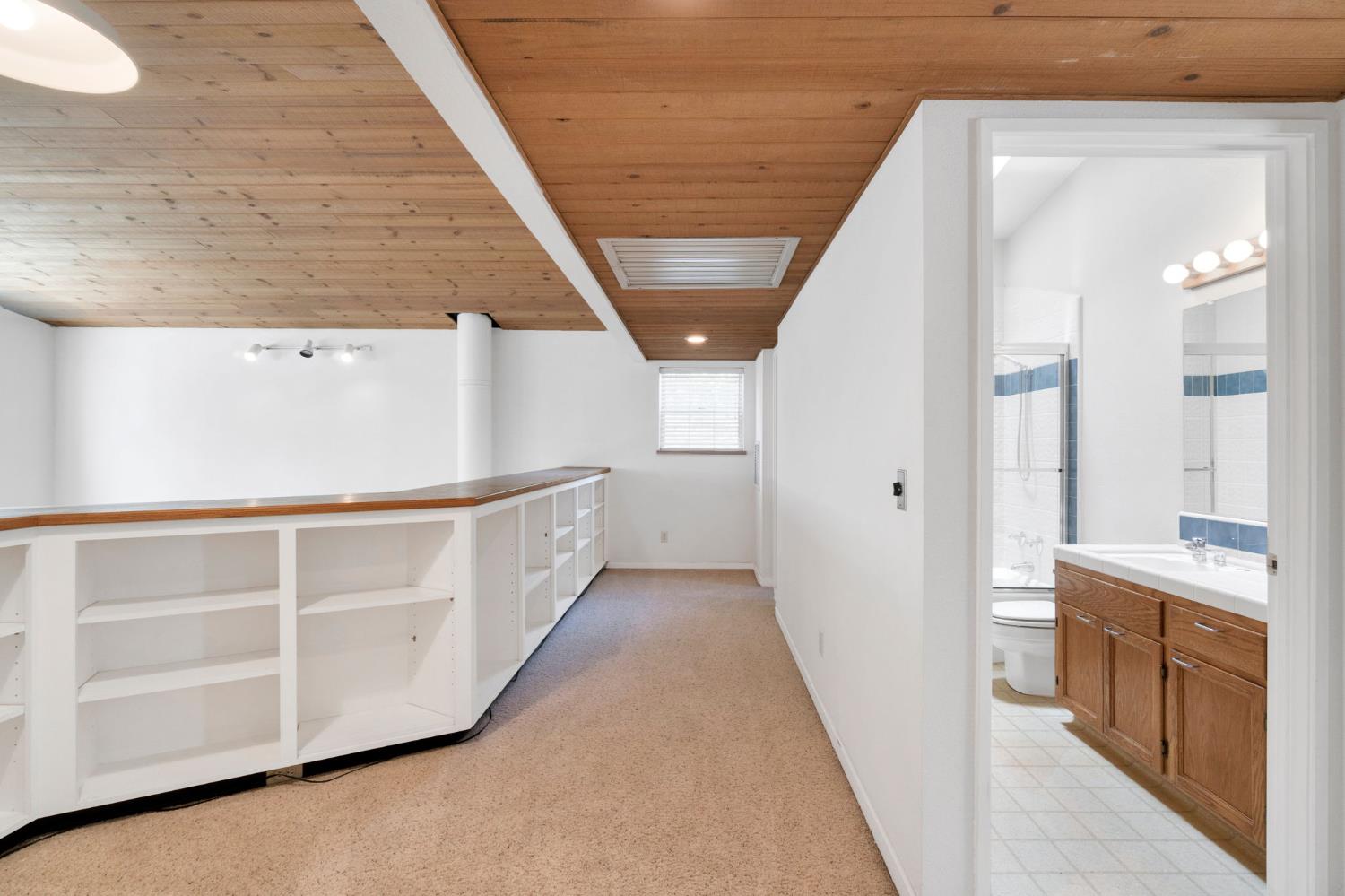 6743 N Dolores, Fresno, CA 93711