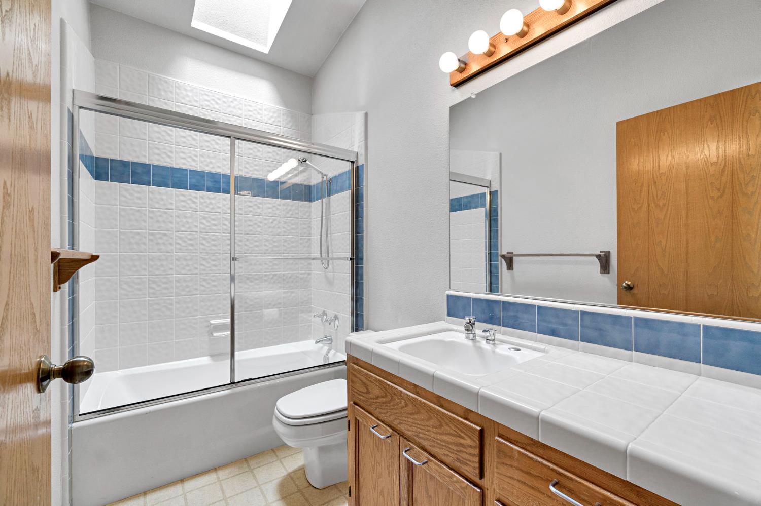 6743 N Dolores, Fresno, CA 93711