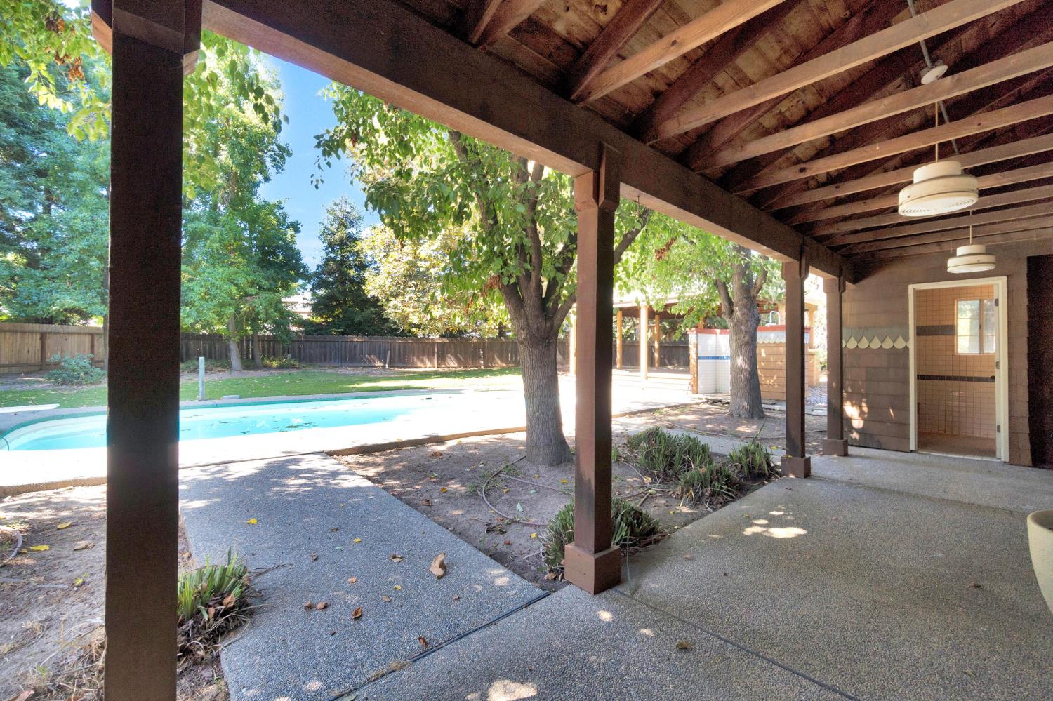 6743 N Dolores, Fresno, CA 93711