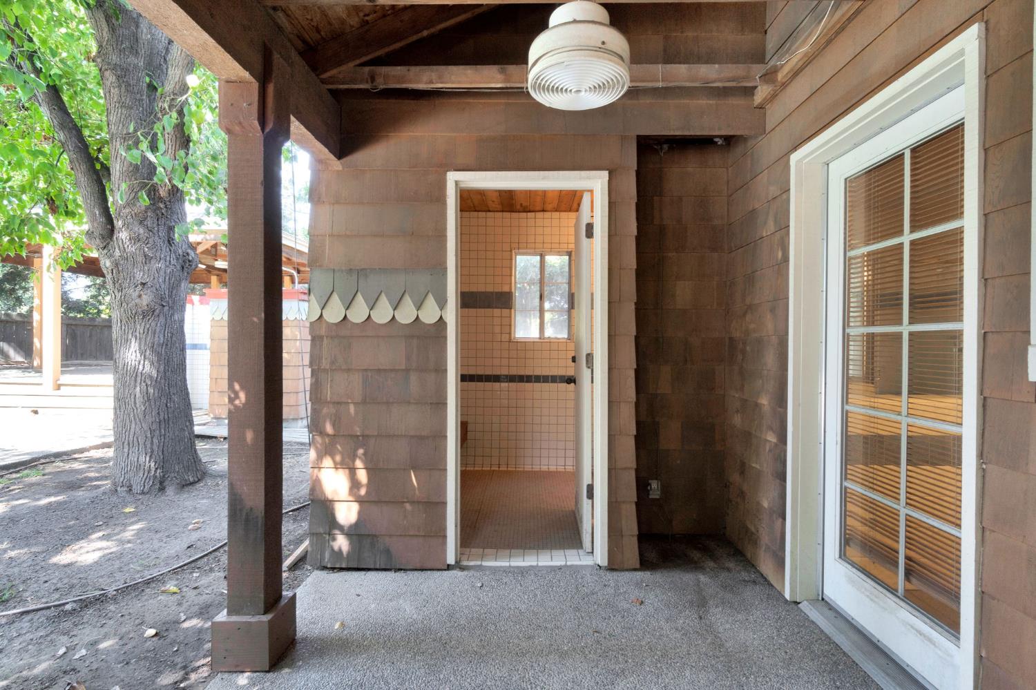 6743 N Dolores, Fresno, CA 93711