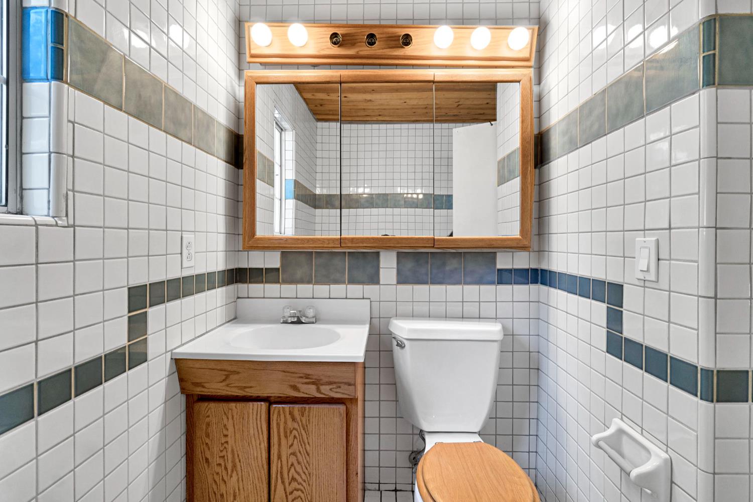 6743 N Dolores, Fresno, CA 93711