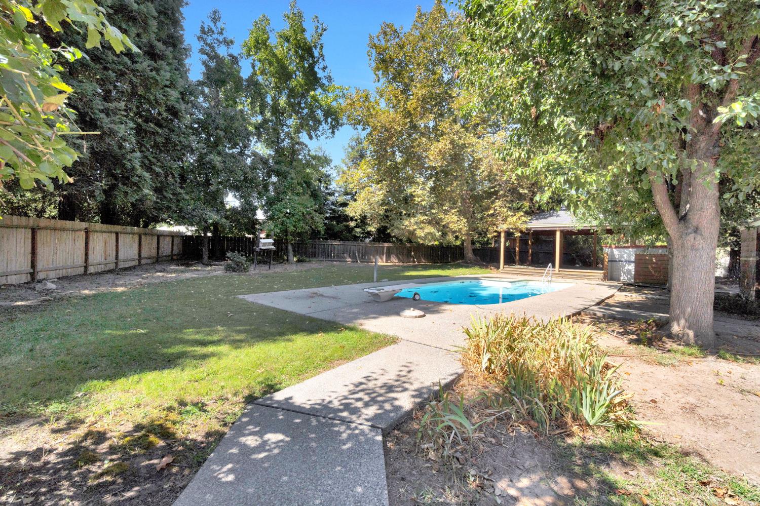 6743 N Dolores, Fresno, CA 93711