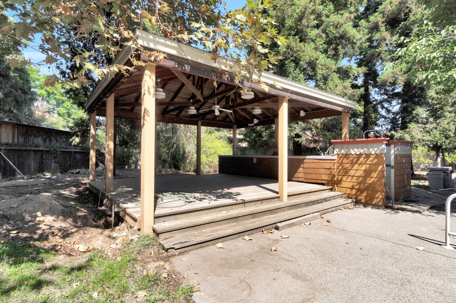 6743 N Dolores, Fresno, CA 93711