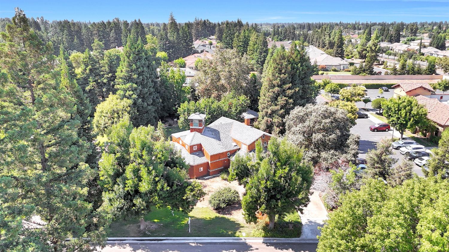 6743 N Dolores, Fresno, CA 93711