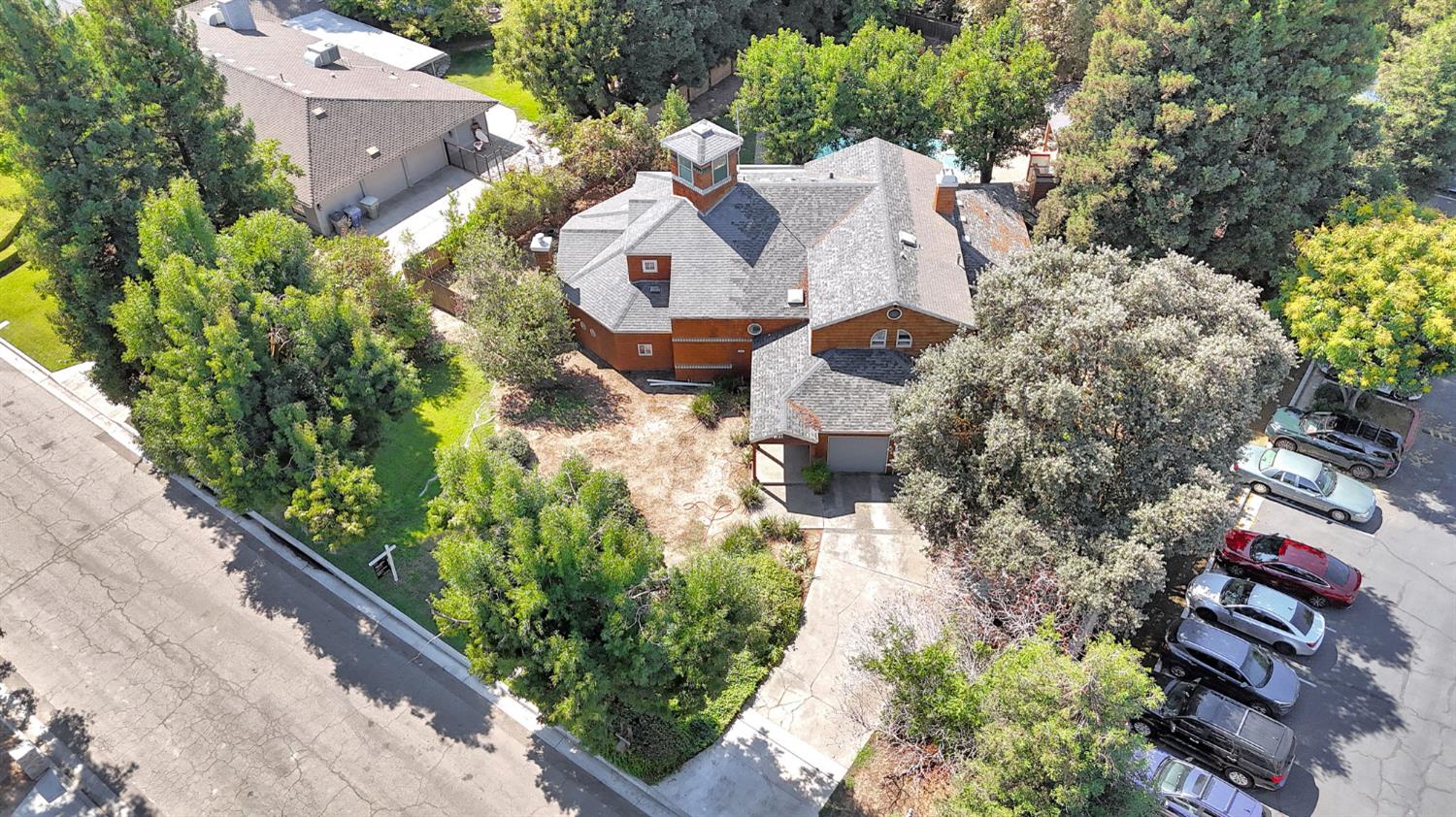 6743 N Dolores, Fresno, CA 93711