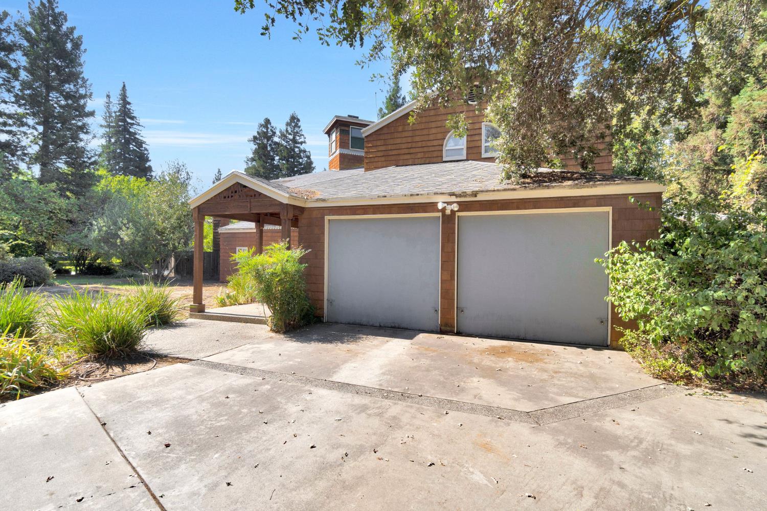 6743 N Dolores, Fresno, CA 93711