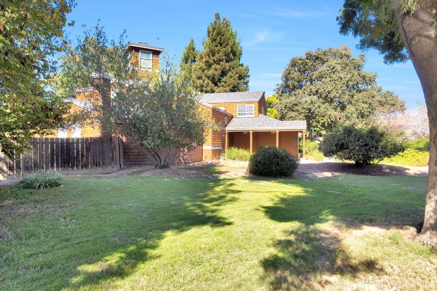 6743 N Dolores, Fresno, CA 93711