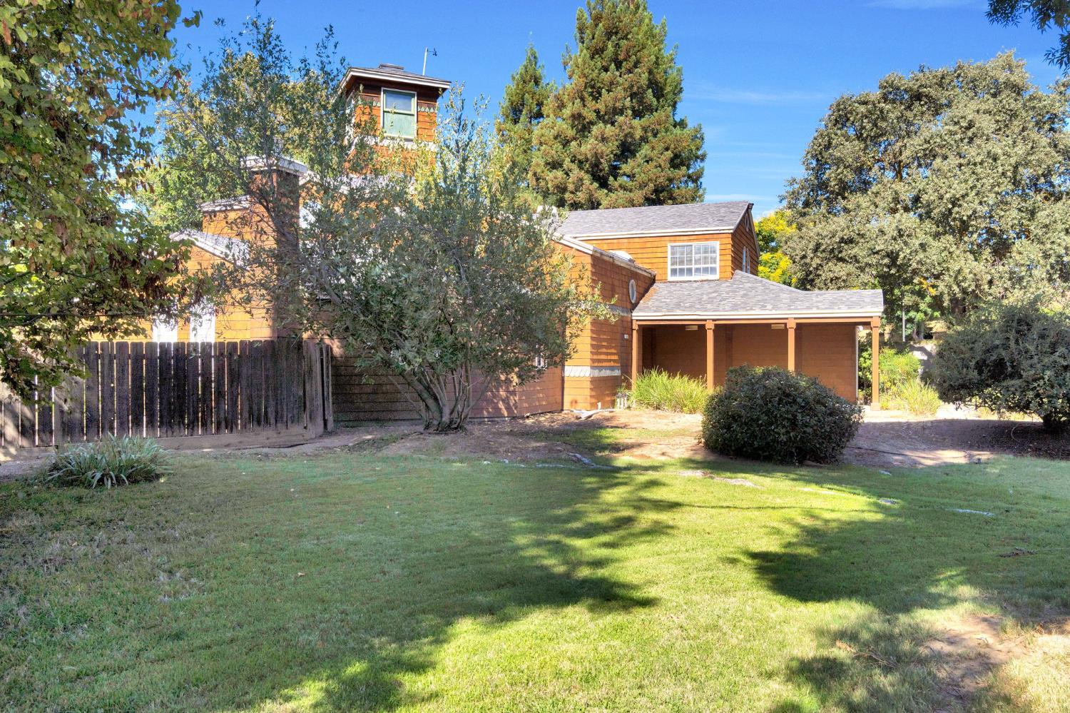 6743 N Dolores, Fresno, CA 93711