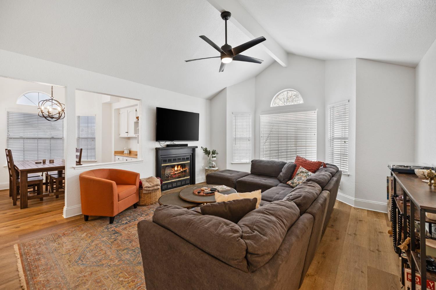 8147 N Cedar Ave #203, Fresno, CA 93720