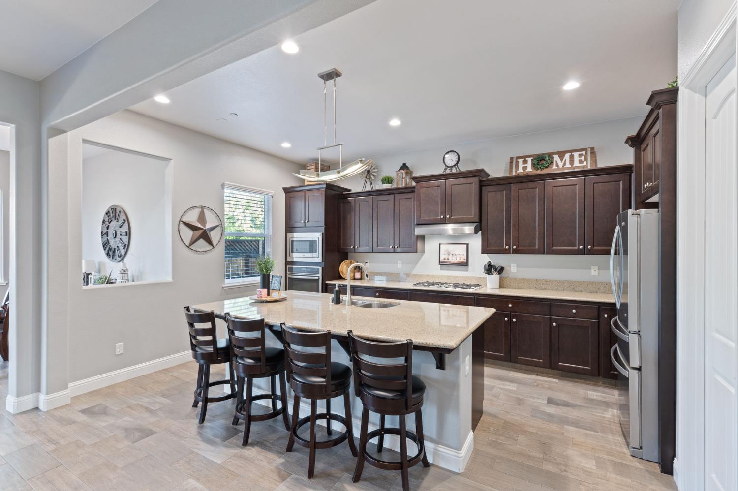 3127 Joshua Ave, Clovis, CA 93611