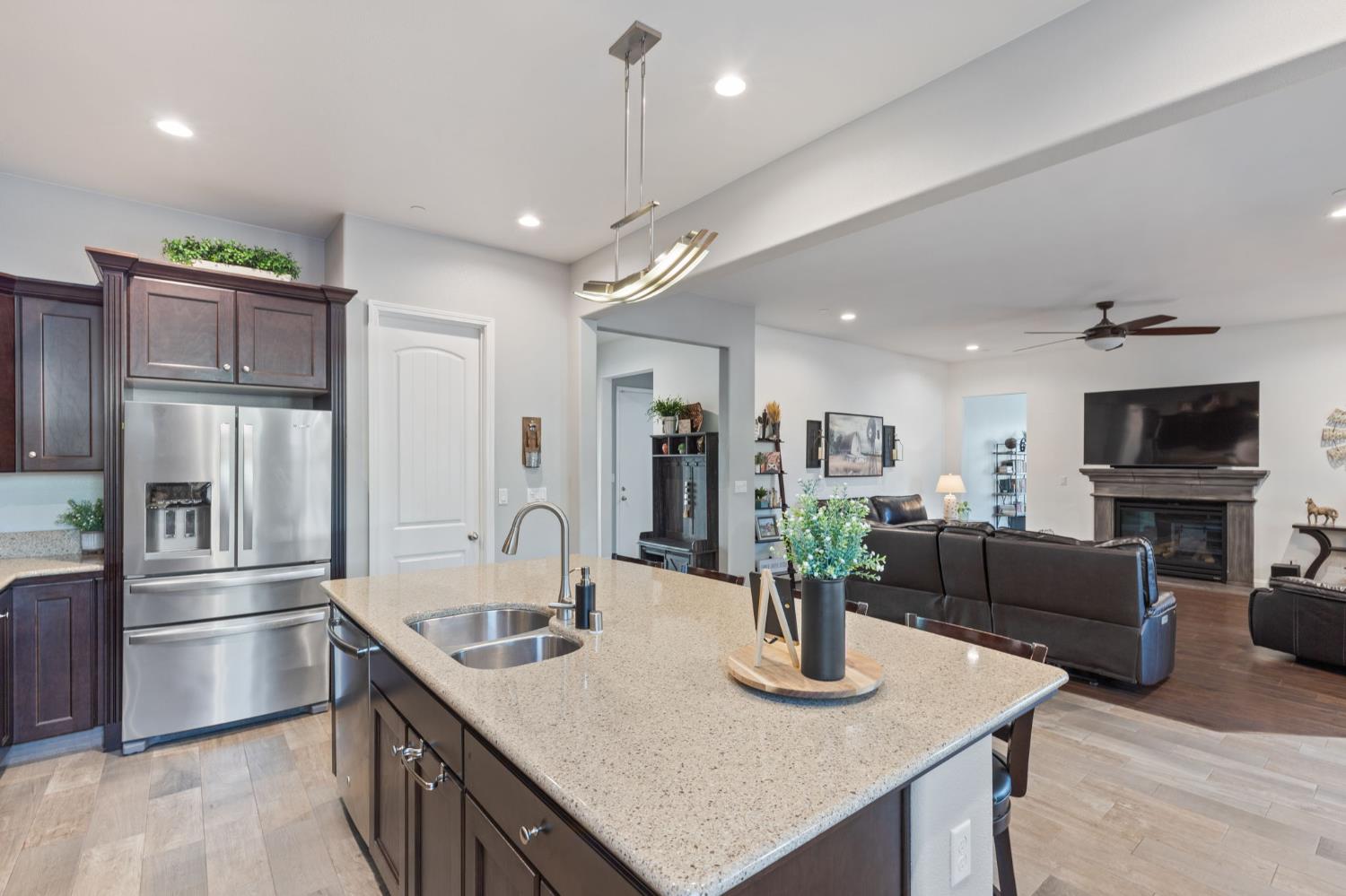 3127 Joshua Ave, Clovis, CA 93611